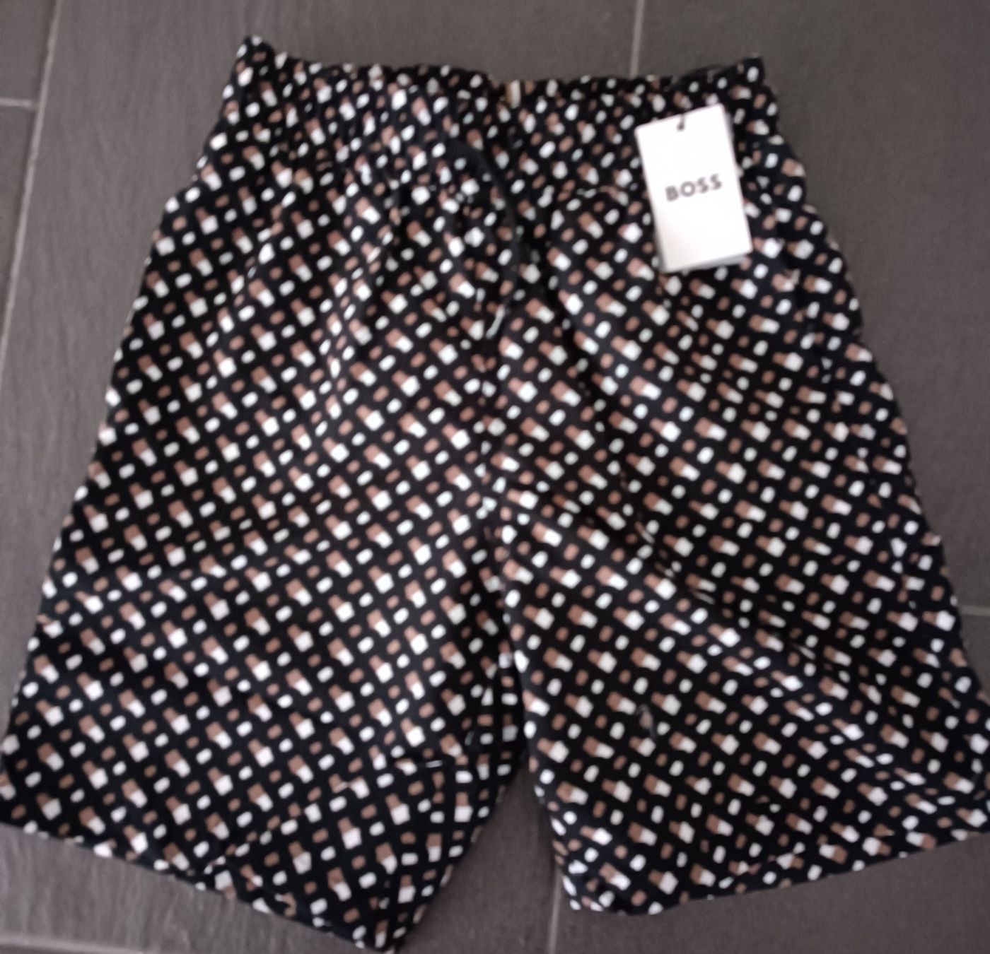 Hugo Boss Pantaloni: Boss Badeshorts Gr. 10/138 – Nuovo e nell'imballaggio originale da Wangs venduto da Pammy333
