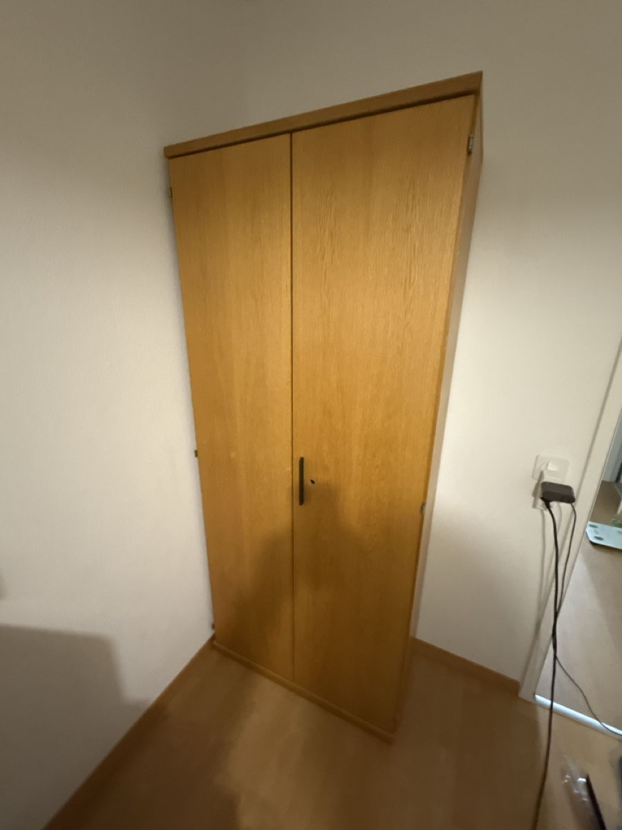 Armoires: Holzschrank – D'occasion à Laufen par Dodoste