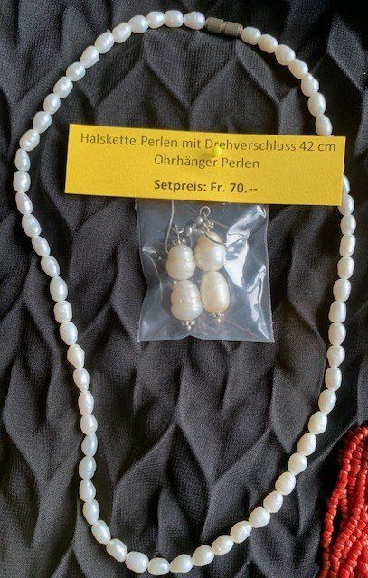 Catenine: SET Halskette mit Ohrhänger Perlen oval – Usato da Kirchberg BE venduto da Rege