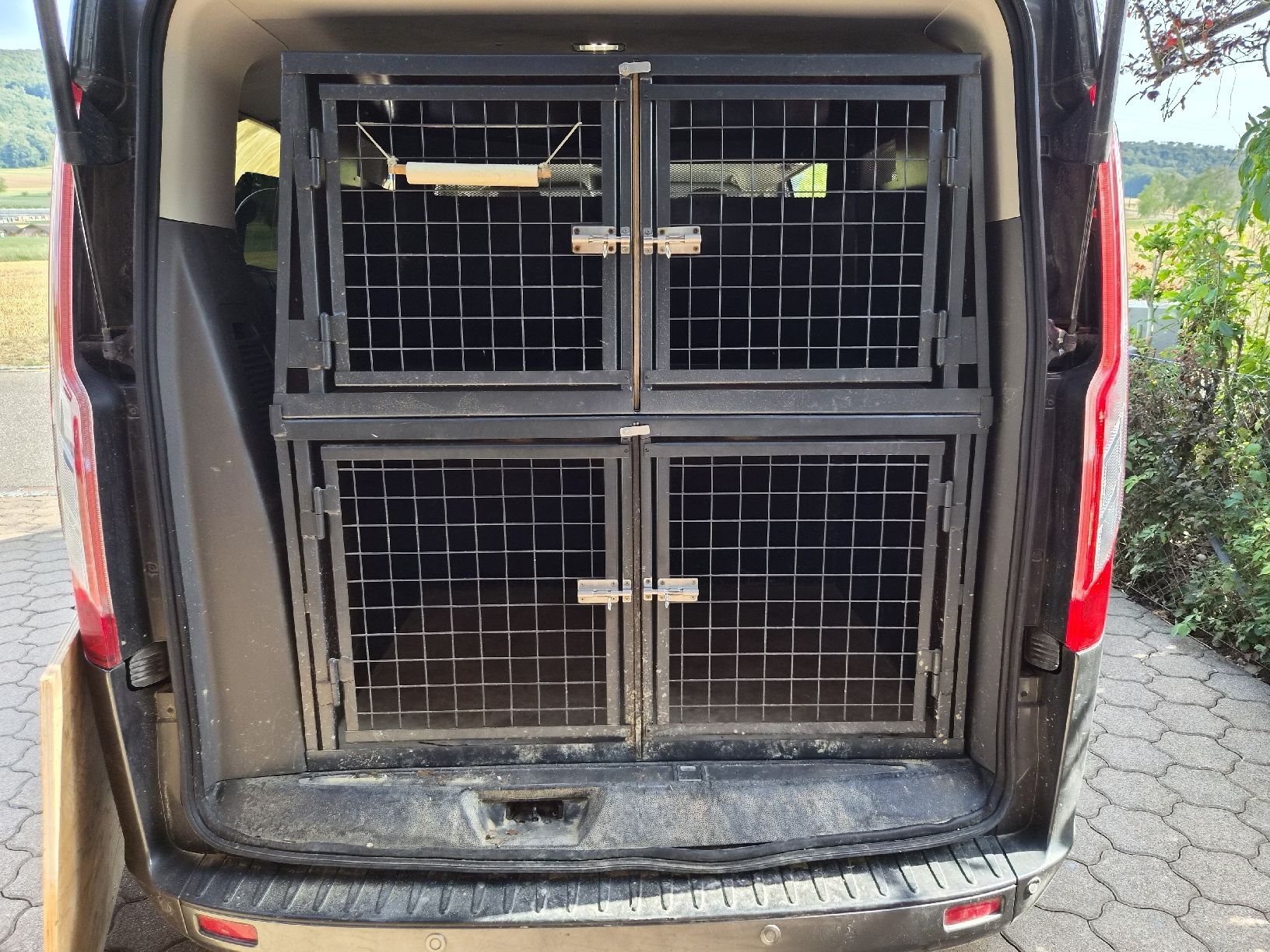 Käfige, Transport & Sicherheit: Hundebox – Gebraucht aus Wölflinswil von Lix