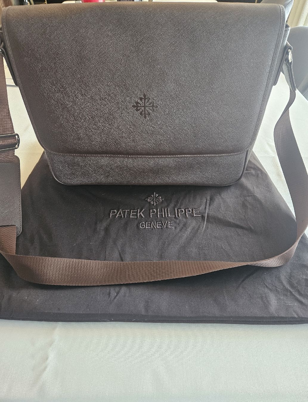 Patek Philippe Borse: Patek Philippe Umhängetasche/ Div. Accessoires – Nuovo e nell'imballaggio originale da Kilchberg ZH venduto da MMS80