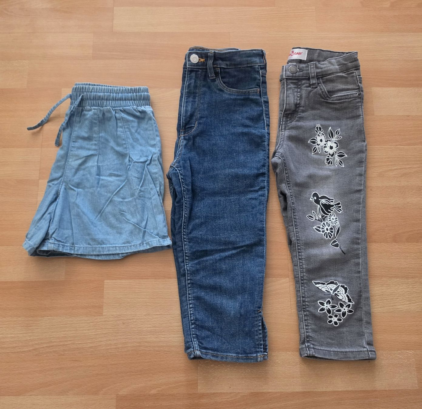 Kleiderpakete & -sets: Hosen Set für Mädchen Gr.134 – Gebraucht aus Gerlafingen von SiM_sch