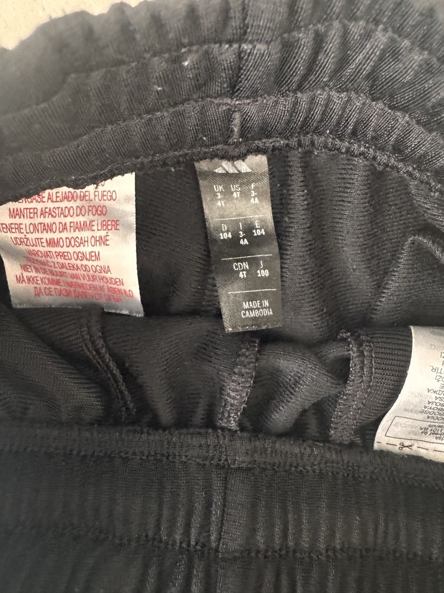 Adidas Completi: Adidas Freizeit Set 2-teilig – Usato da Sirnach venduto da Meksi 1