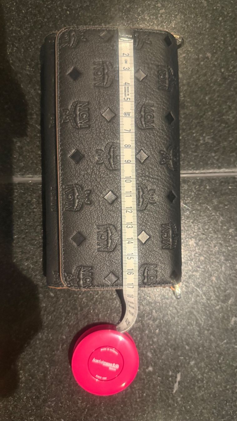 Mcm Sacs: MCM Handytasche mit Kartenetui schwarz neu – Neuf avec emballage d'origine à Selzach par Mperformance83 7