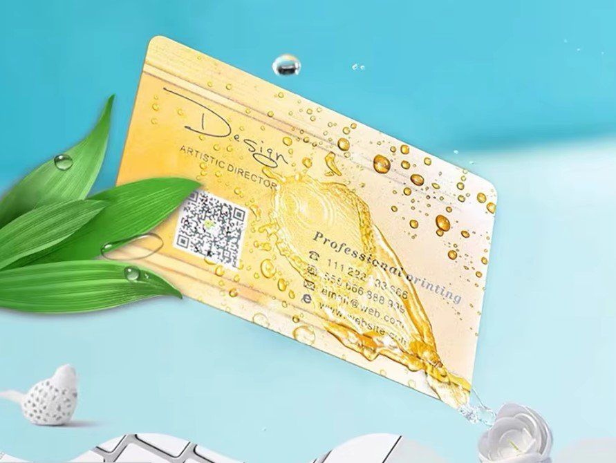 Cartoline: Visitenkarte aus Kunststoff mit eigenem Design, – Nuovo e nell'imballaggio originale da Unterägeri venduto da RmOnline