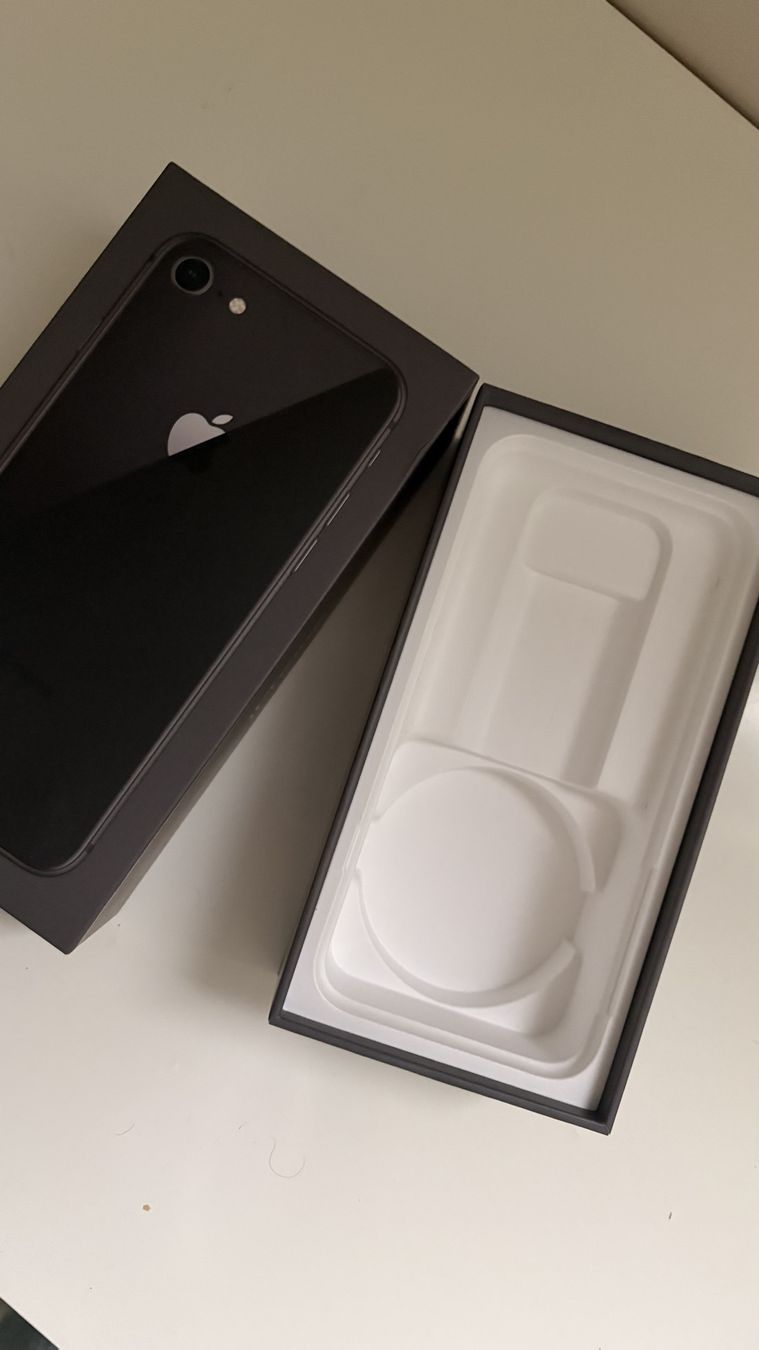 Apple Telefoni cellulari / Smartphones: boite iphone 8  – Usato da Orbe venduto da Orbaus 1