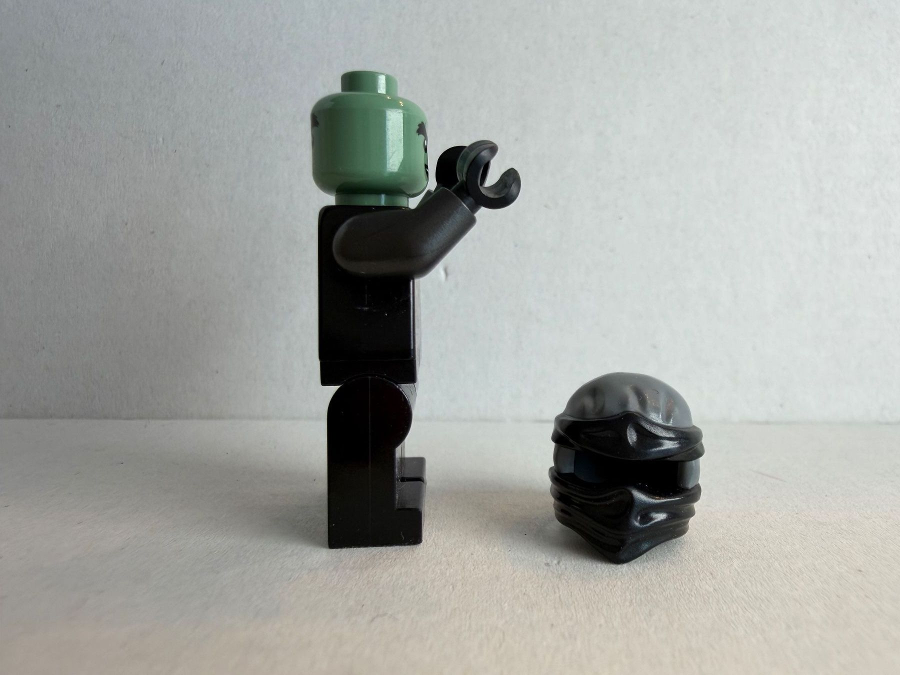 Lego Figuren: Cole - Skybound, Ghost, Head Wrap – Gebraucht aus Neftenbach von Elitebricks 2