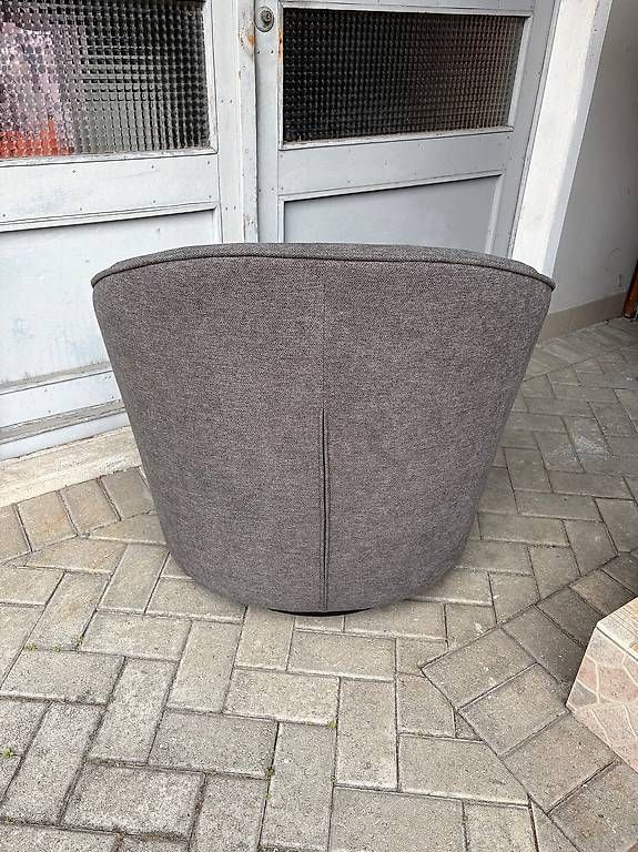 Poltrone: Poltrona girevole stoffa grigio scuro  – Usato da Novazzano venduto da ram_l7nk 2