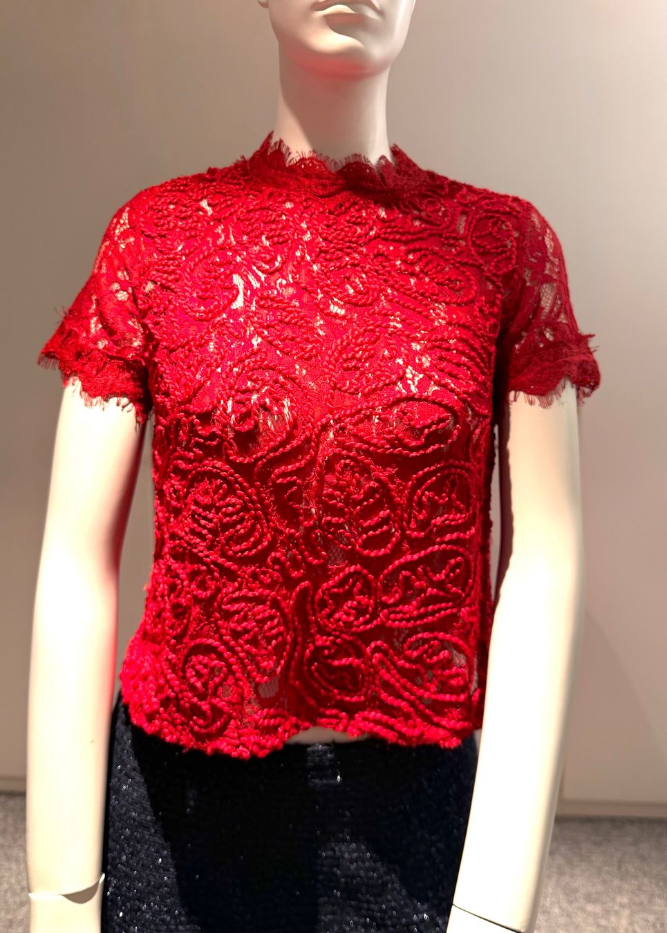 Tops: CHic pull rouge en dentelles  36 – Neu (gemäss Beschreibung) aus Genève von fto_sz8d