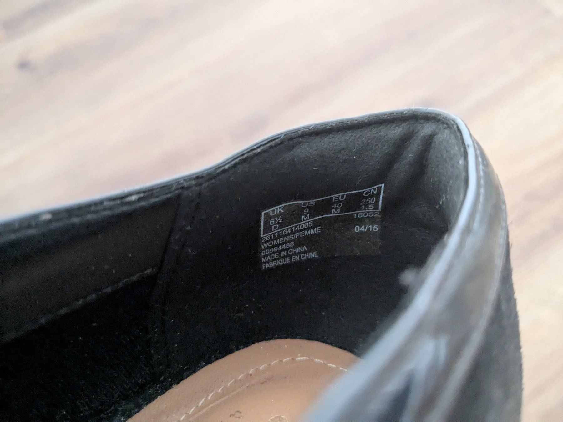 Clarks Damenschuhe: Stiefeletten/Ankle Boots Clarks, schwarz, Leder, Gr.40 – Gebraucht aus Fehraltorf von van_9xng 3
