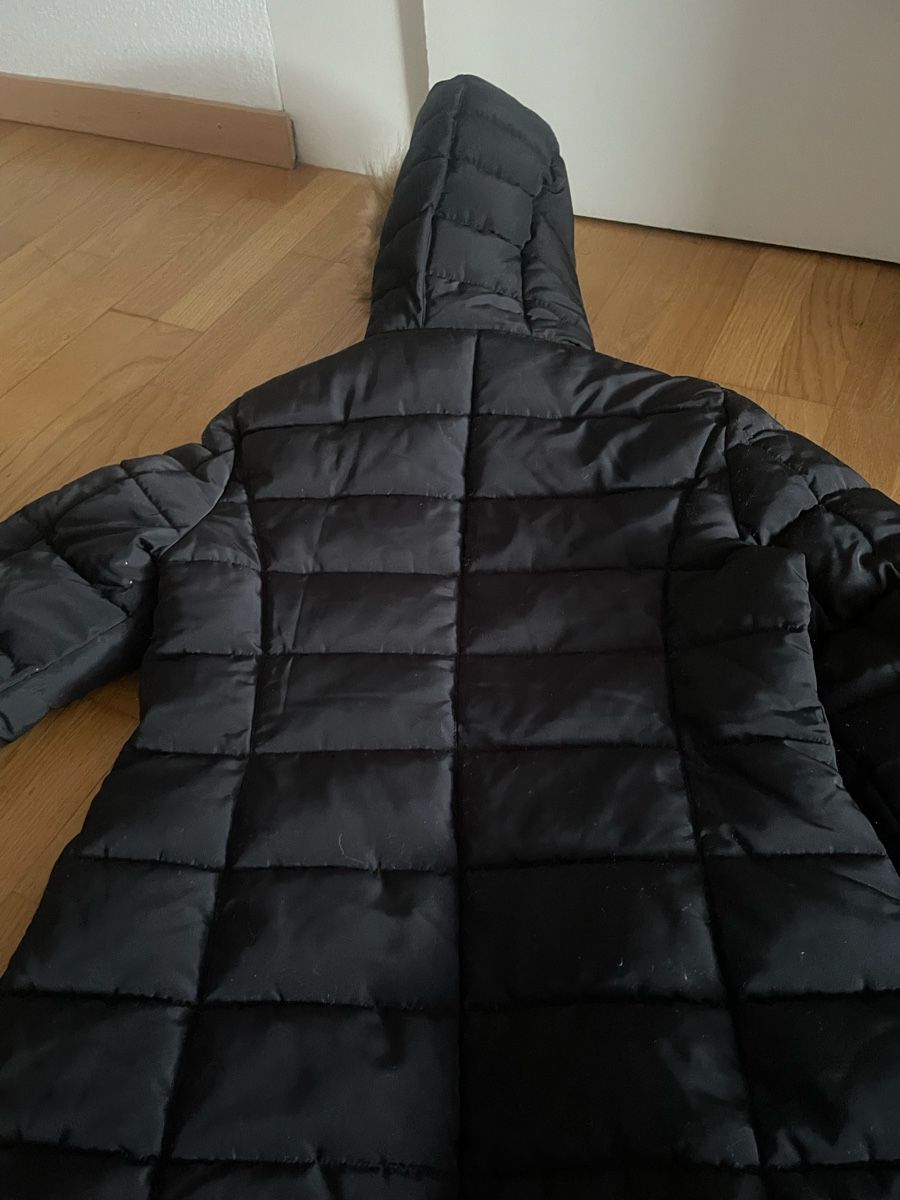 Giacche: Winterjacke schwarz mit Fellkapuze – Usato da Zürich venduto da estela22 1