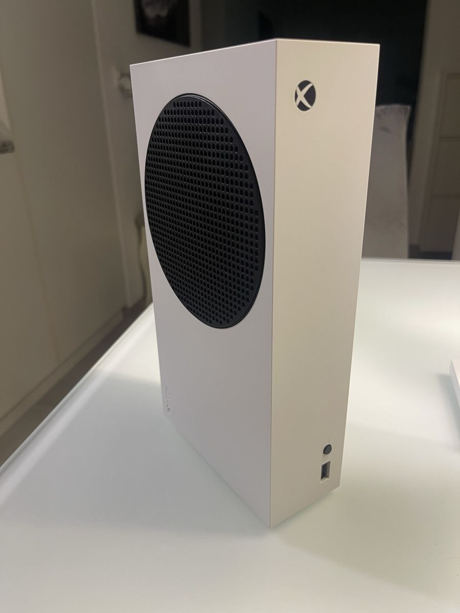 Microsoft Konsolen: Xbox Series S mit Seagate Drive und 2 Kontrollers – Gebraucht aus Igis von nst_7jh5 1