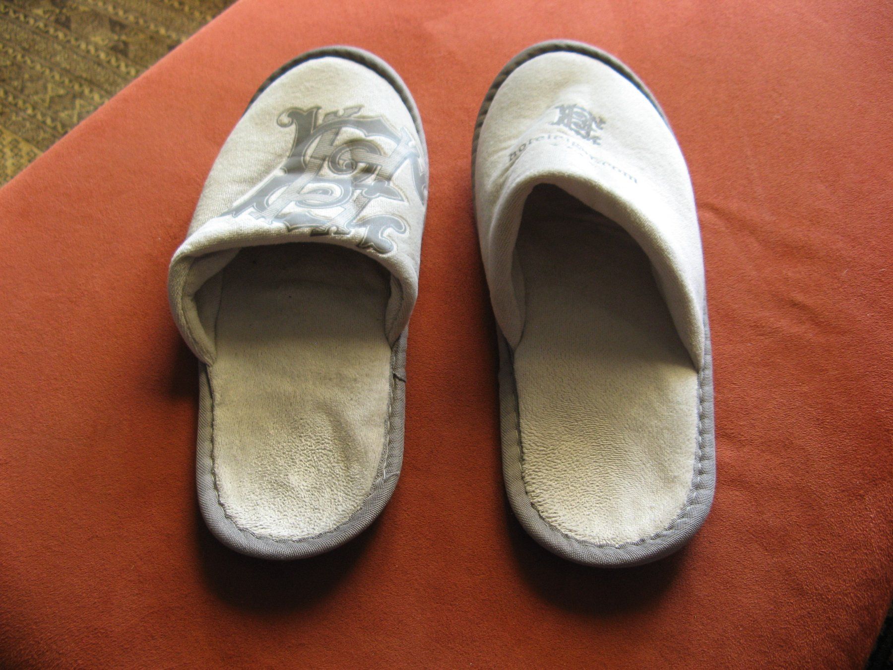 Herrenschuhe: Pantoffeln, Hotel Grösse 44 – Gebraucht aus Zürich von apil