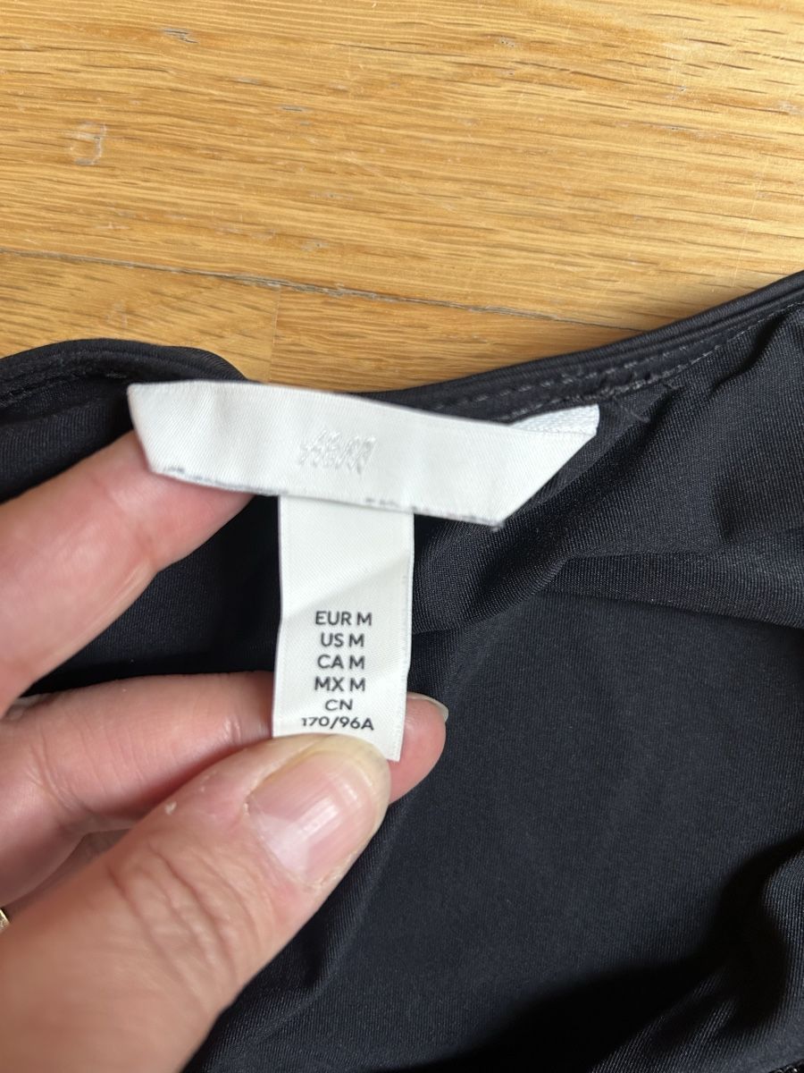 H&M Top: Body string M – Usato da Daillens venduto da guisepa 2