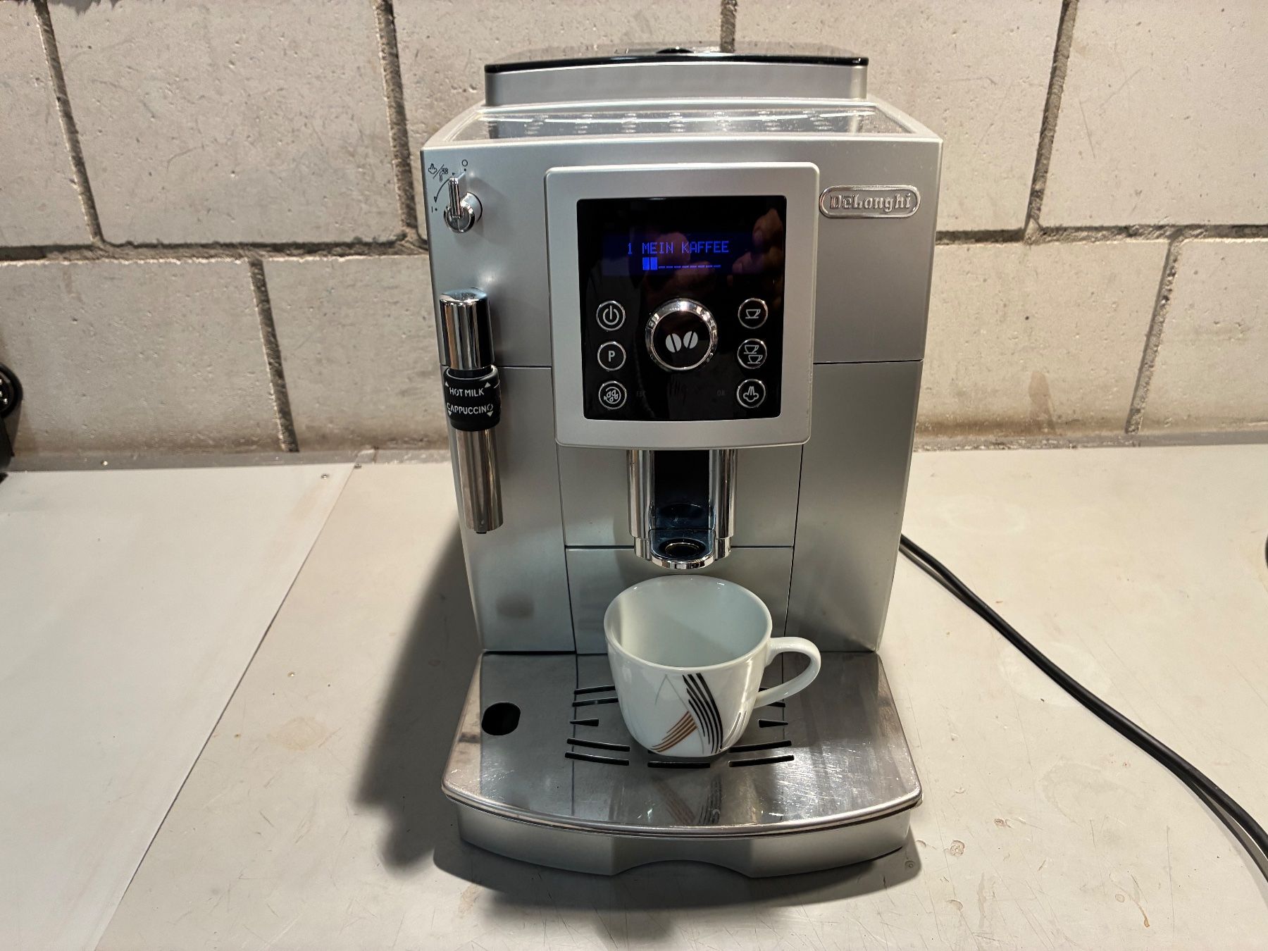De'Longhi Kaffeemaschinen & Espressomaschinen: Delonghi mit 3 Mt. Garantie – Gebraucht aus Hendschiken von zkos