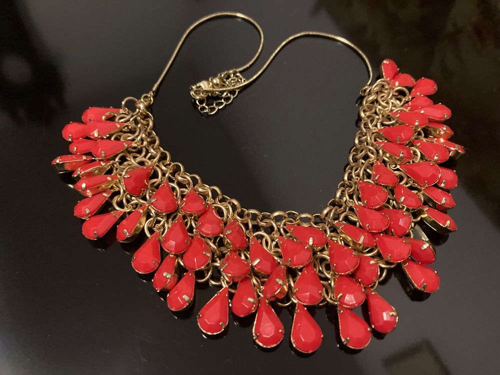 Collier Double Rang Vintage Doré Avec Cabochon Vert Et Pierres Vertes - Occasion En Excellent état