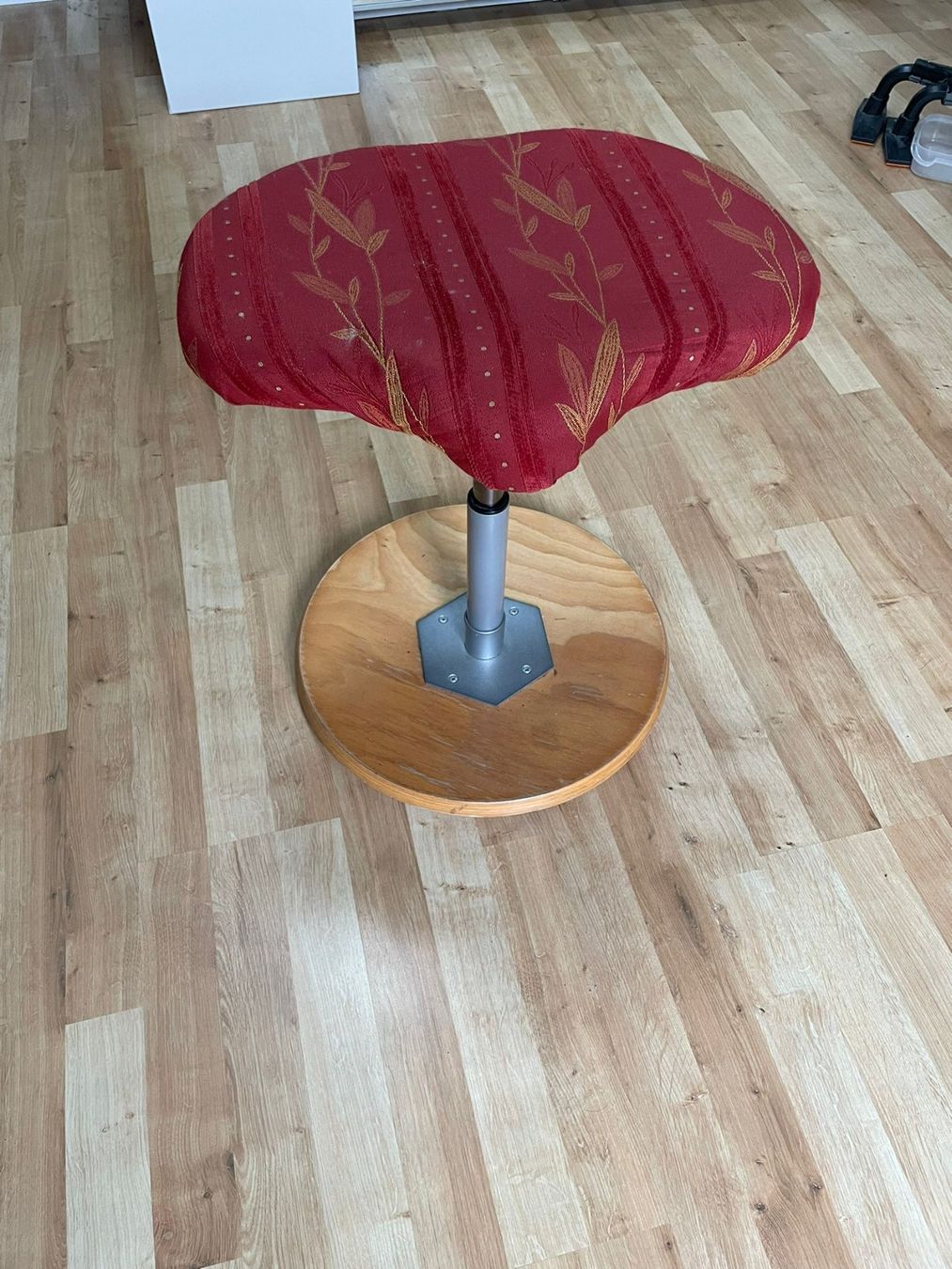 Sgabelli: Swopper rot – Usato da Zürich venduto da theTree