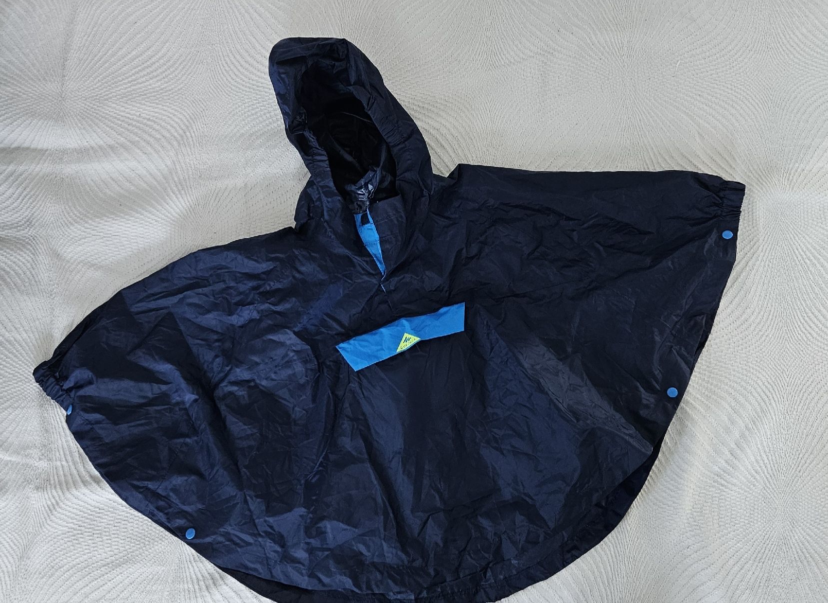 Decathlon Jacken & Mäntel: Regenponcho – Gebraucht aus Stäfa von cah_blj6