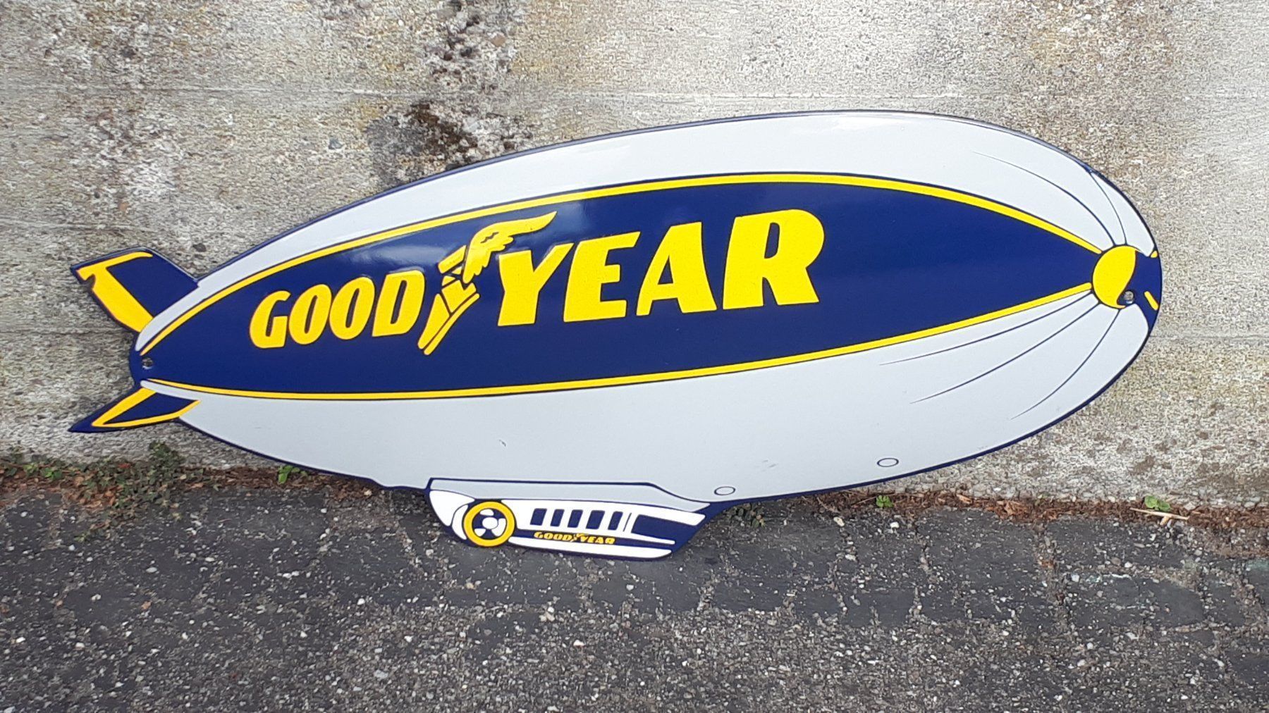 Ecriteaux: Emailschild Good Year Zeppelin – D'occasion à Zürich par timbuktu03