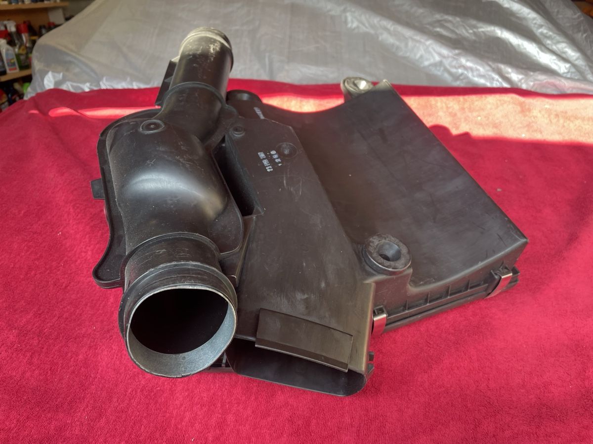 BMW Tutti pezzi di ricambio auto: Boîte à air BMW E60 E90 E91 E92 E82 E88 N54 535I 335I 135I – Usato da Denges venduto da Ricautomotive 3