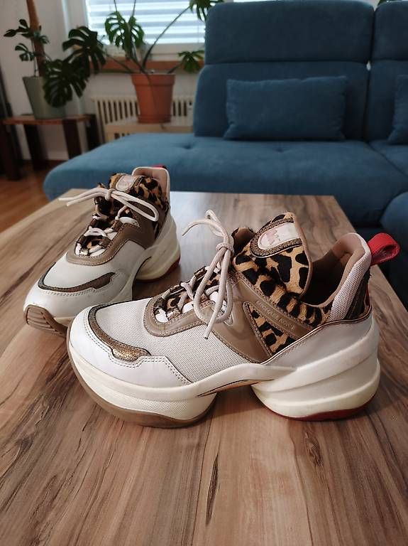 Scarpe da donna: MICHAEL KORS Sneakers Markenschuhe – Usato da Kaisten venduto da lys_zzy8 2