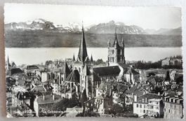 Lausanne - La Cathédrale et les Alpes