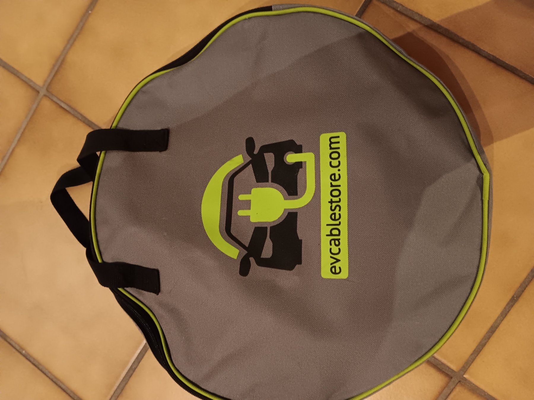 Caricabatterie: mobiles Ladekabel Level 2 mit Tasche – Nuovo (secondo la descrizione) da Buchs SG venduto da Baffich