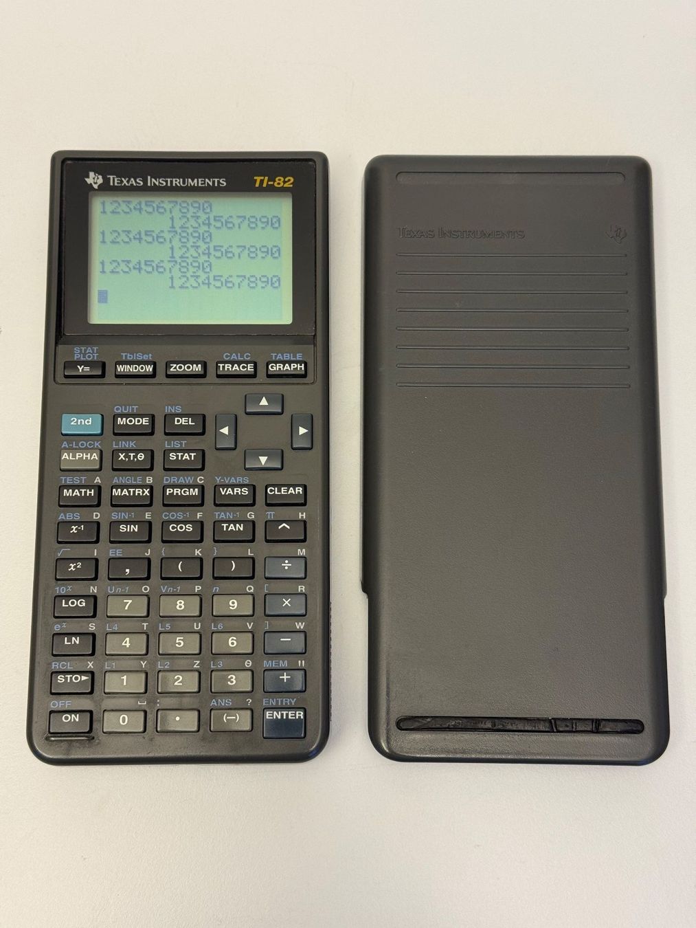 Texas Instruments Calcolatrici tascabili: TI 82 wissenschaftlicher Taschenrechner, 1. Generation – Usato da Meilen venduto da Brandmanager