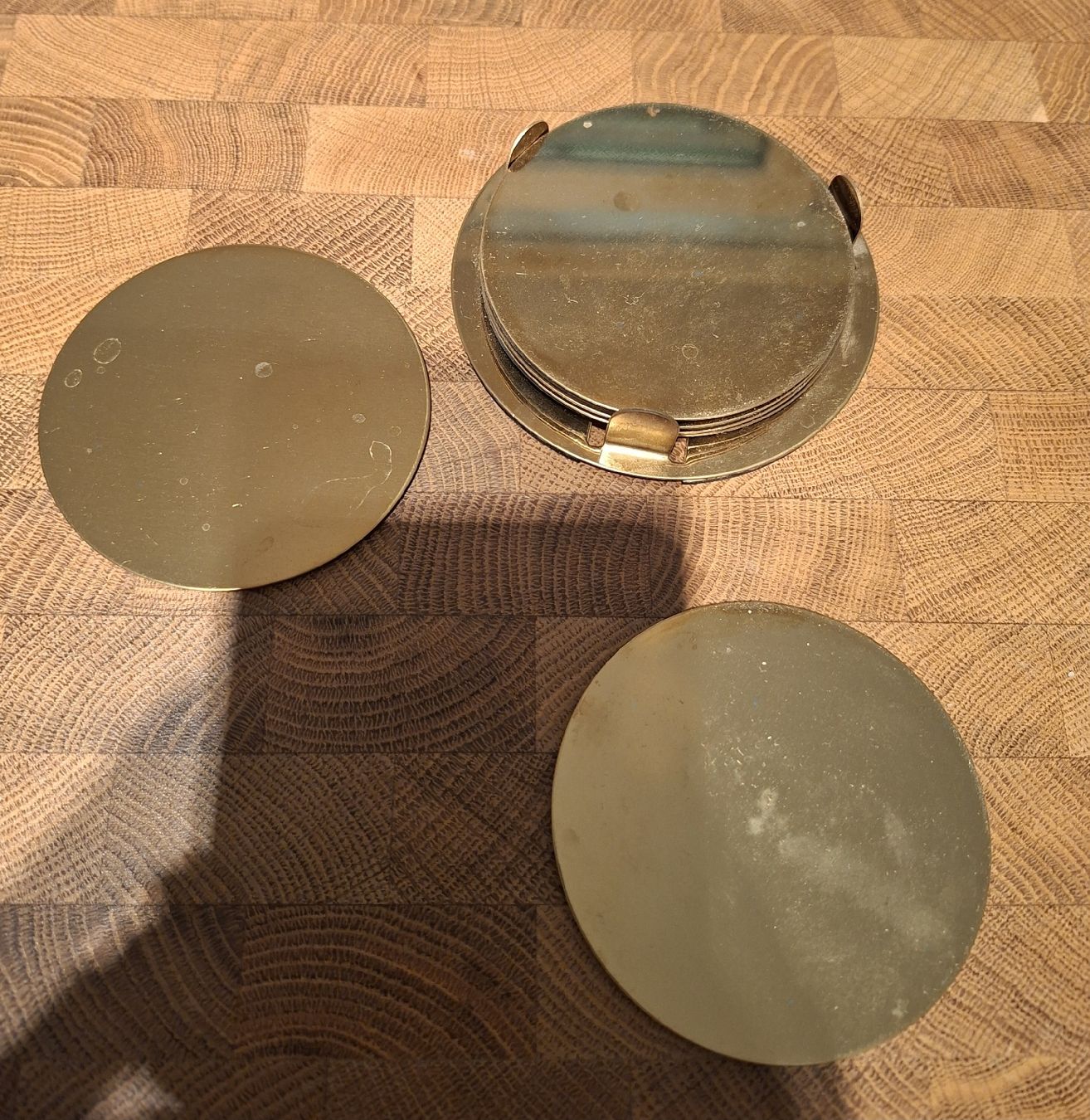 Ikea Sottobicchieri: Goldener Untersetzer x6, mit Halter – Usato da Zürich venduto da lui_q6mt 1