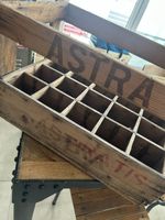Caisse à bouteilles ASTRA vintage en bois
