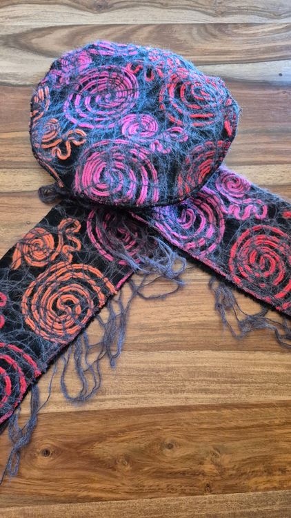 Sur commande.ensemble chapeau - bob et pochette fait main au crochète