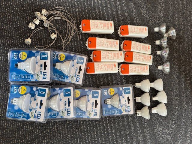 Kronleuchter & Deckenlampen: Leuchtmaterial – Neu und originalverpackt aus Guntershausen von Hageo