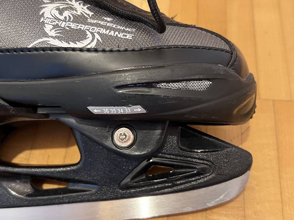 Pattini da ghiaccio: Schlittschuhe Extend - Grösse 33-36 – Usato da Zürich venduto da barbarajo 1