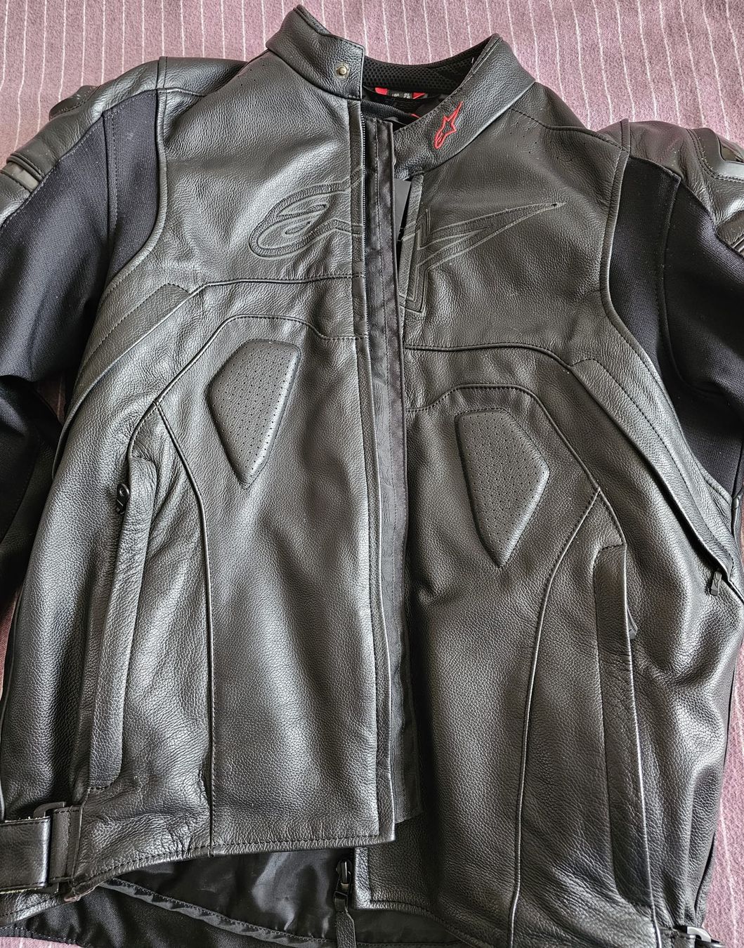 Alpinestars Completi: Combinaison Moto Alpinestars Cuir – Usato da Bulle venduto da Cargomez 2