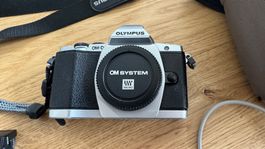 Olympus OM-D E-M5 Body mit Tasche