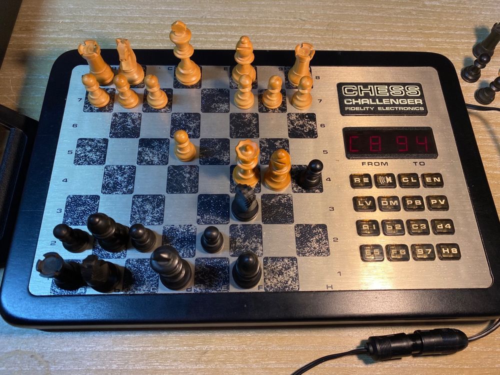 Échiquier électronique Voice Chess Challenger