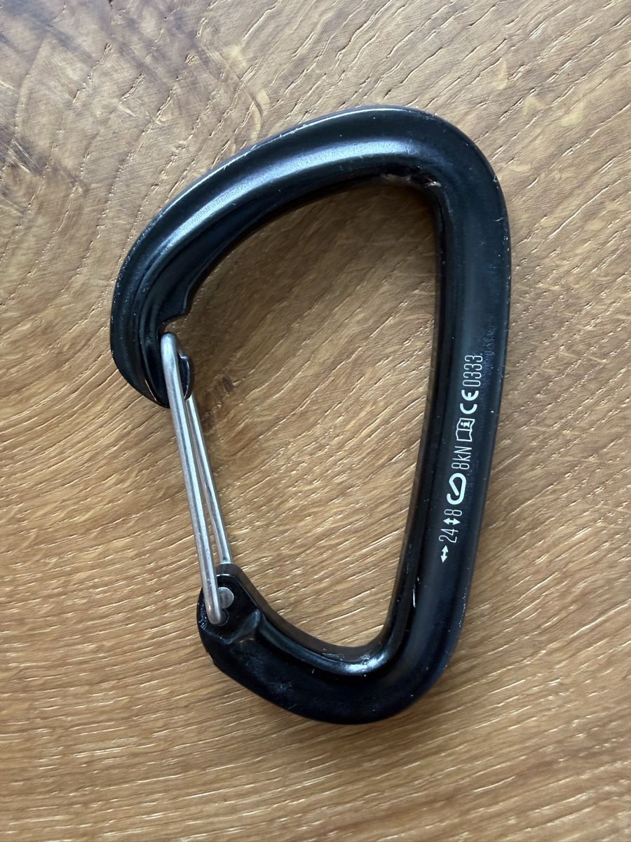 Matériel de grimpe: Karabiner Black Diamond schwarz – D'occasion à Goldingen par Thomas.Perrin 1