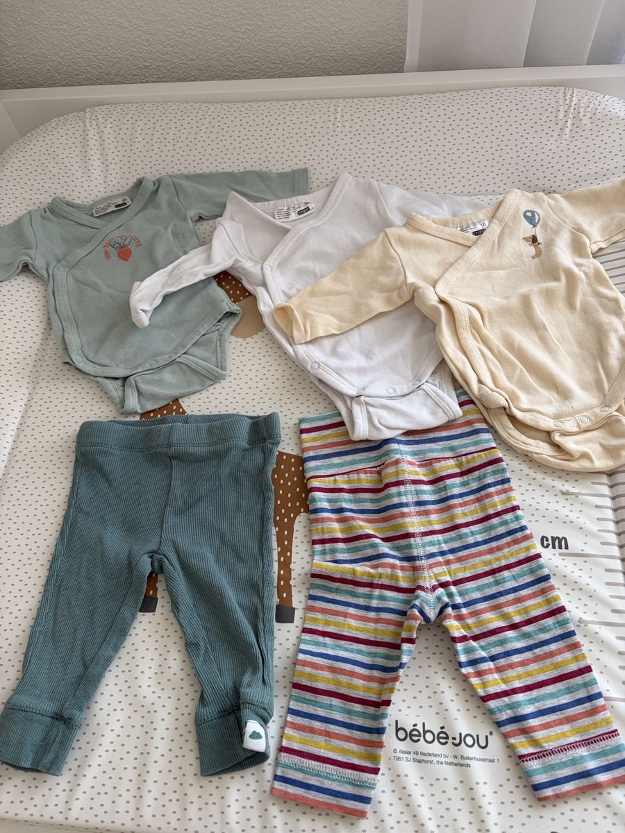Lotti & Set di vestiti: Kleiderpaket Grösse 56 + Schlafsack  – Usato da Sevelen venduto da Ch_2026_1 1