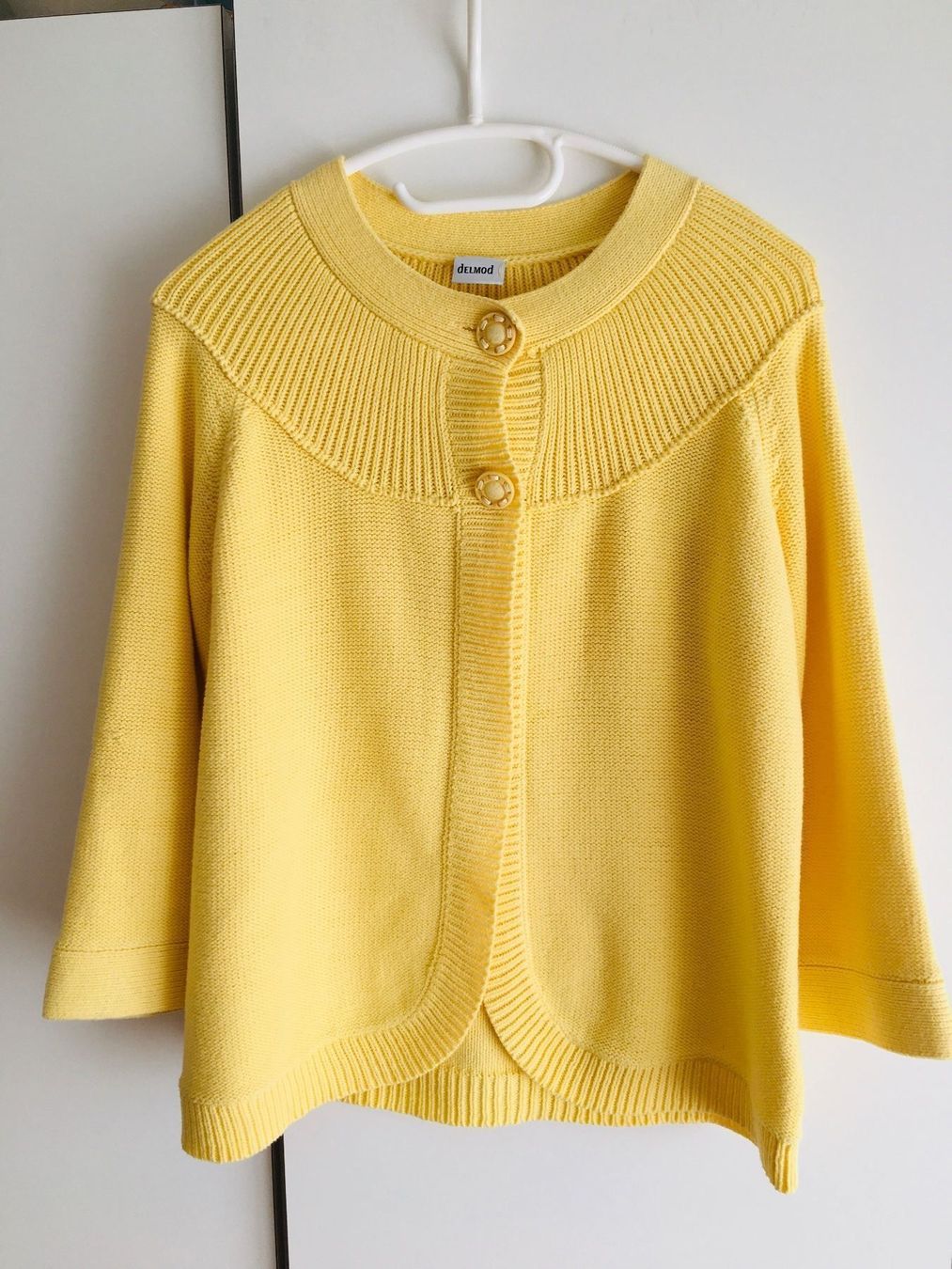 Giacche: Vanillefarbene Strickjacke aus Baumwolle – Usato da Bern venduto da Smile-2707 1