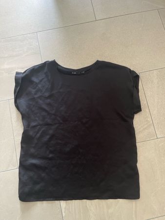 Damen T-Shirt schwarz glänzend kurzarm guter Zustand