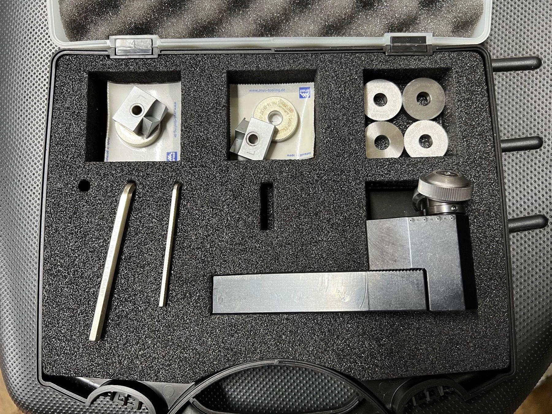 Rändelfräswerkzeug ZEUS, Typ: RF2, Rändelset inkl. (Gebraucht) in Zuchwil  für CHF 450 – nur Abholung auf Ricardo kaufen