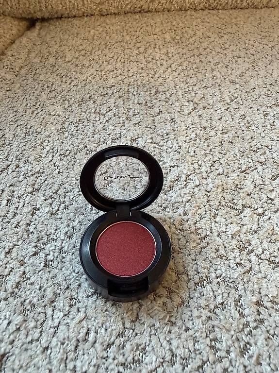 Make-up: Mac Eyeshadow / Lidschatten Ruddy – Nuovo (secondo la descrizione) da Dietikon venduto da Prelovedpearls