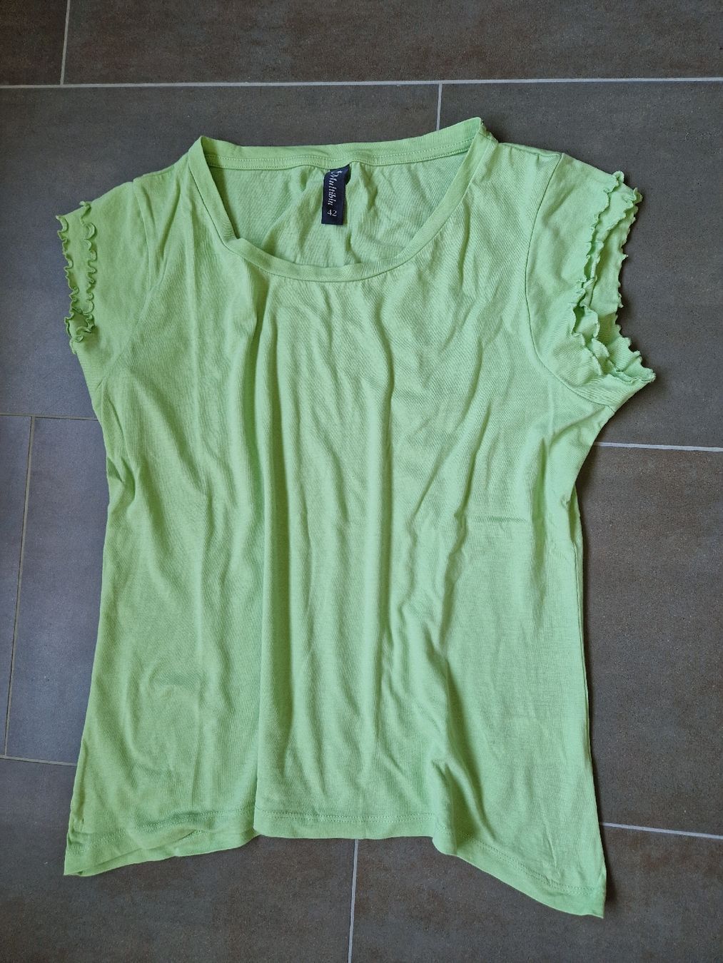 T-Shirts: Multiblu Shirt kiwi 40/42 – Gebraucht aus Lichtensteig von Cocabana_16