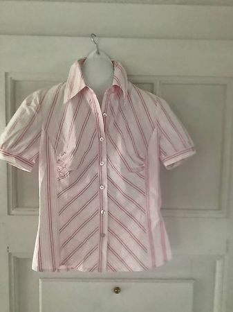 Adorable blouse neuve à manches courtes, 36