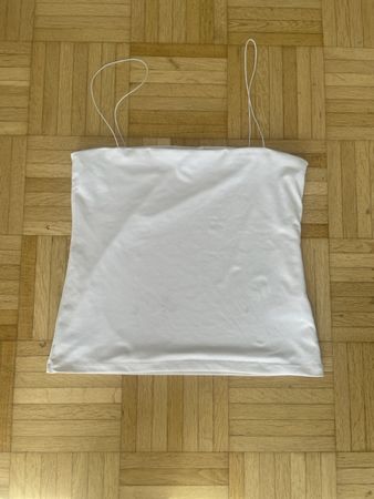 Spaghetti Top weiss mit Gebrauchsspuren getragen