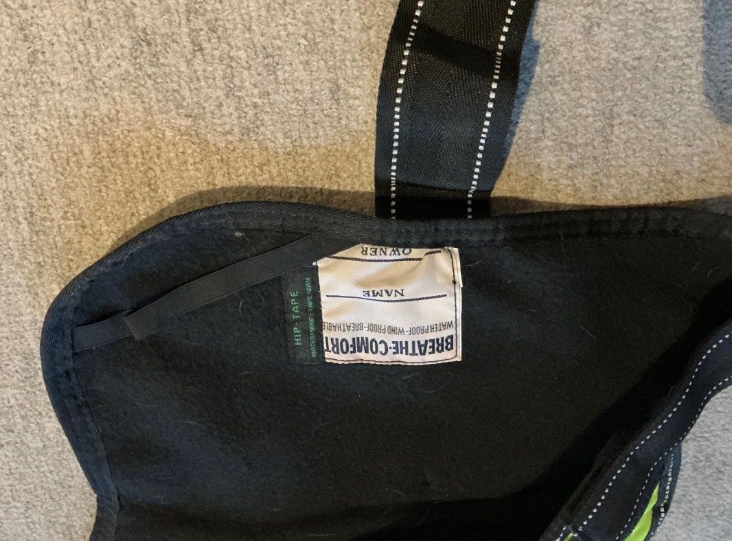 Abbigliamento: Hundemantel, Leuchtweste, wasserabweisend, Grösse S – Usato da Neerach venduto da FerreiraJe 1
