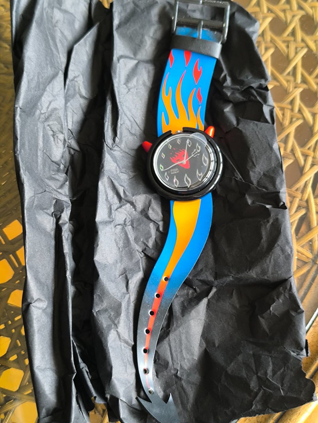 Swatch Montres: Montre Pop Swatch Hot Stuff – Neuf avec emballage d'origine à Genève par jim_2t7h