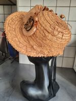 Ancien CHAPEAU de dame,  en PAILLE.