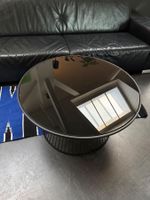 Minimalistischer Drahtkorb Couchtisch schwarz mit getönter