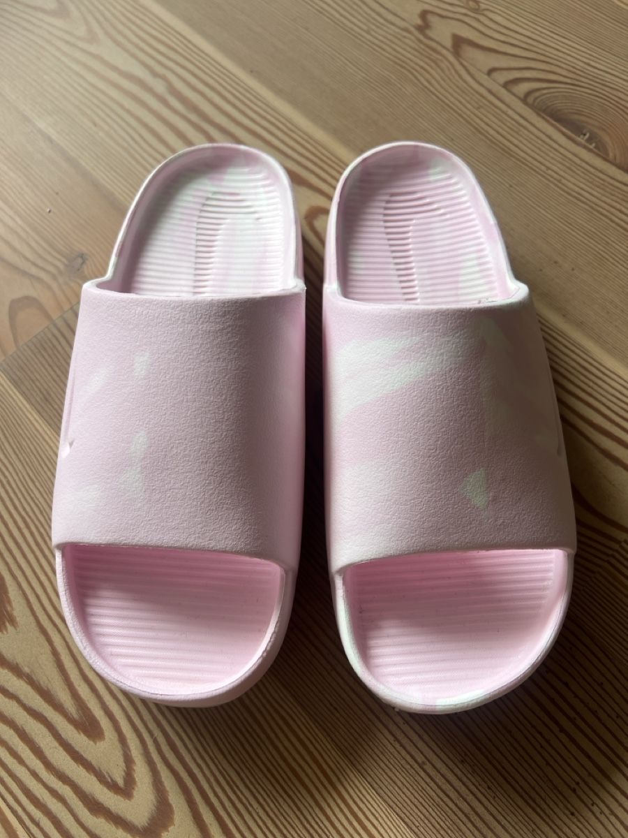 Nike Chaussures hommes: Nike Calm Pink Slides – D'occasion à Zürich par tsw_f52q 1